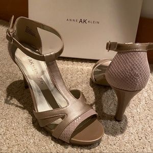 Multi Textured Heels 👠